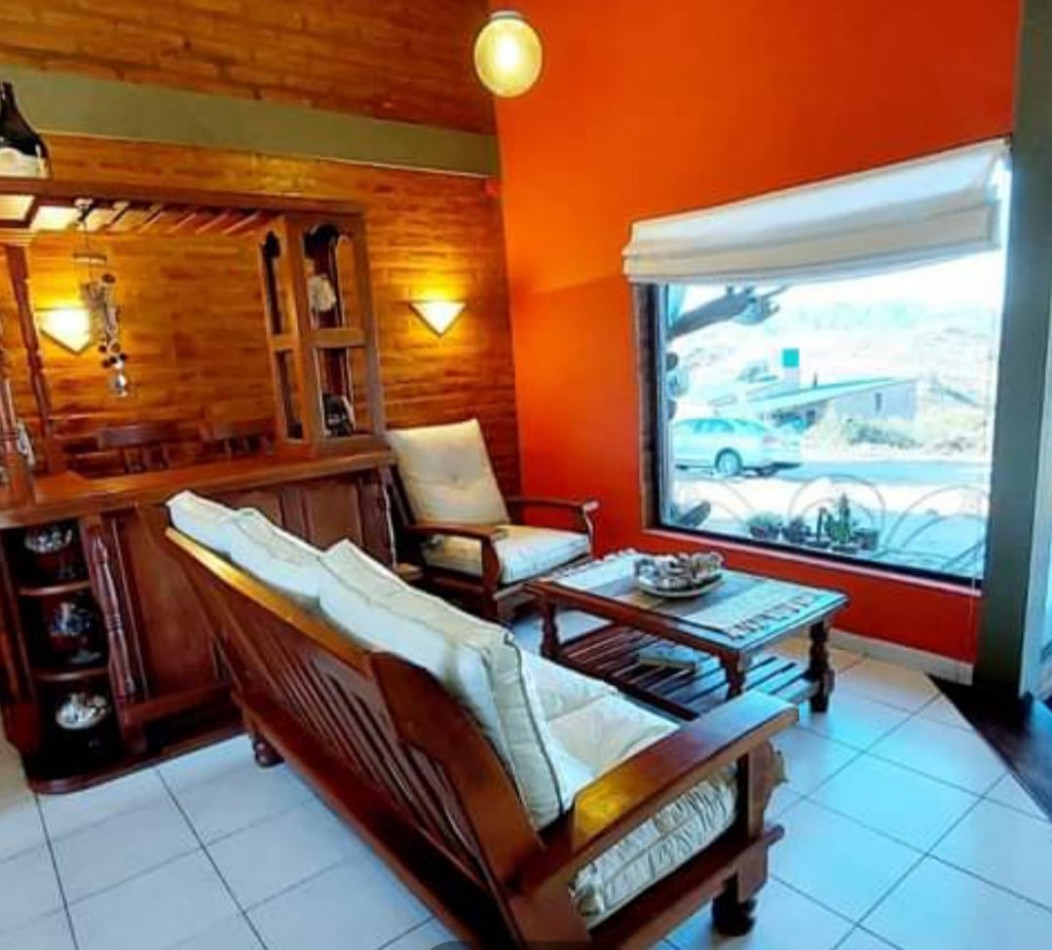 Casa de ensueño en Villa Parque San Miguel con vista al Lago San Roque