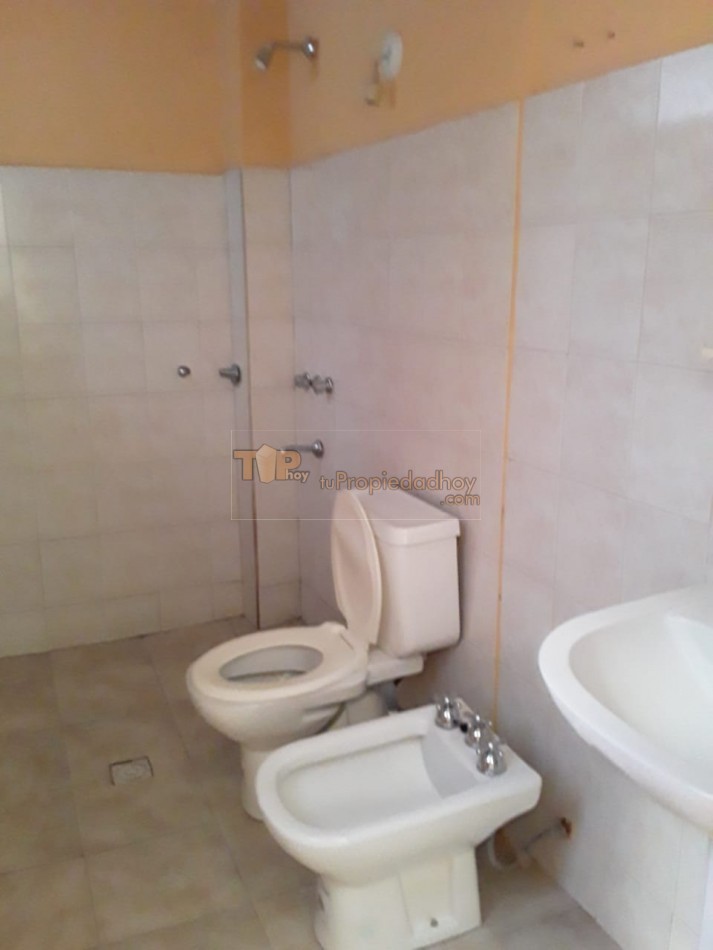 OPORTUNIDAD! DUPLEX DE 2 DORMITORIOS EN BARRIO SANTA RITA