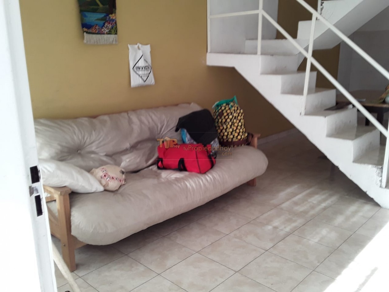 OPORTUNIDAD! DUPLEX DE 2 DORMITORIOS EN BARRIO SANTA RITA