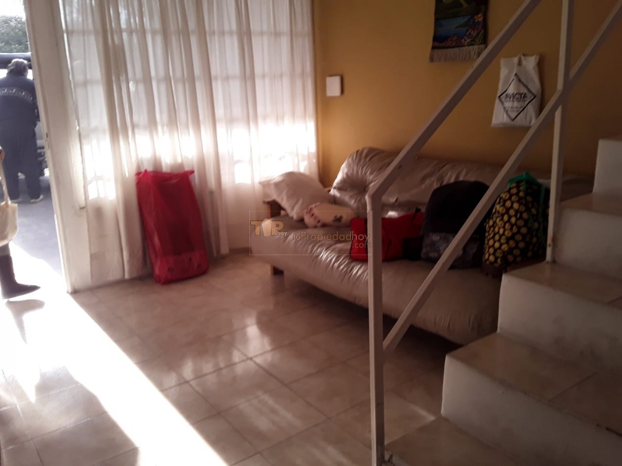 OPORTUNIDAD! DUPLEX DE 2 DORMITORIOS EN BARRIO SANTA RITA