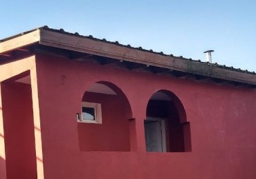 PROMOCIÓN DOLARES 60.000! Casa de 1 dormitorio y amplio terreno con increible vista al lago