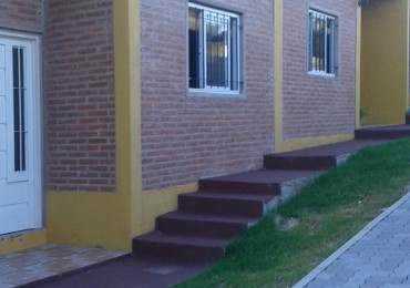 Complejo de cabañas y piscina en Santa Cruz del Lago