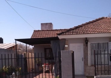 Hermoso PH de 2 dormitorios, ubicado en Barrio Santa Rita, a 150 mts de la costanera del lago