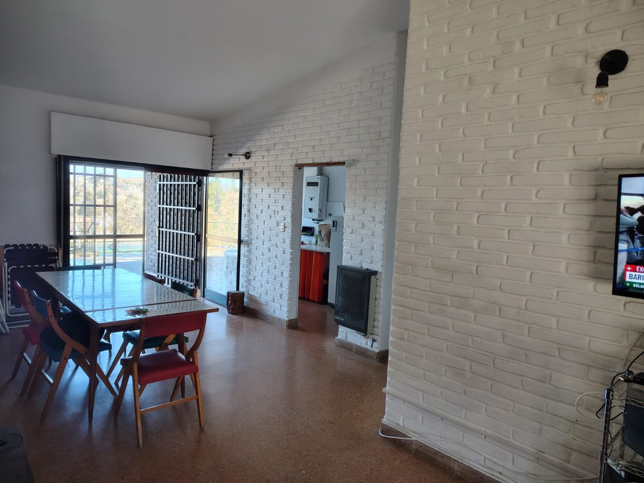 Chalet con Piscina a minutos del centro en Carlos Paz