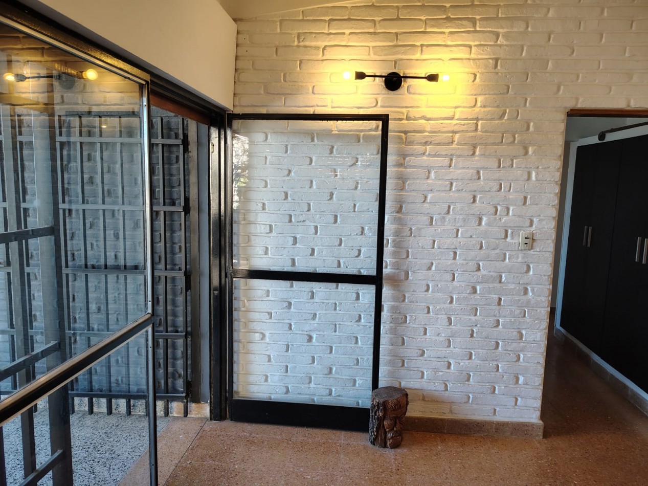 Chalet con Piscina a minutos del centro en Carlos Paz
