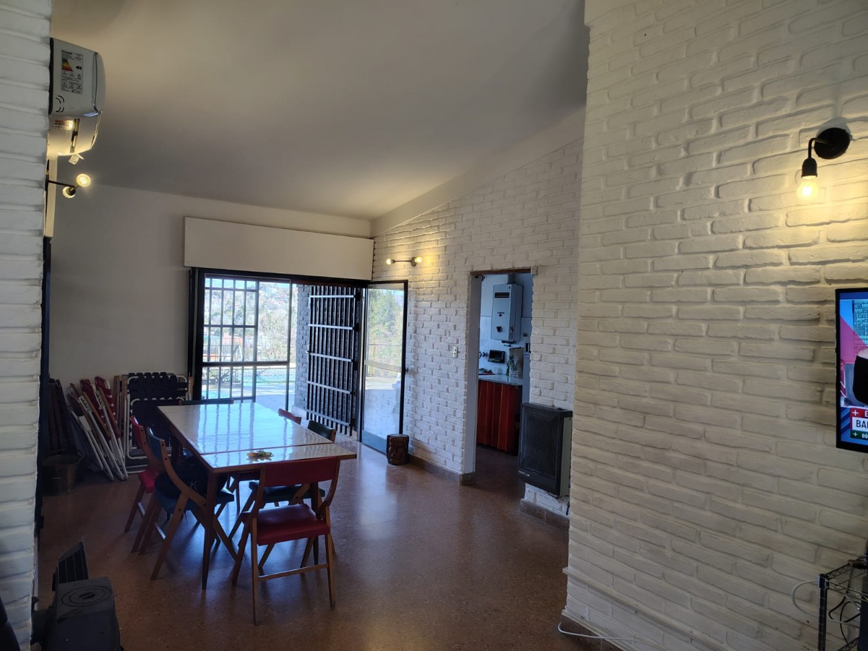 Chalet con Piscina a minutos del centro en Carlos Paz