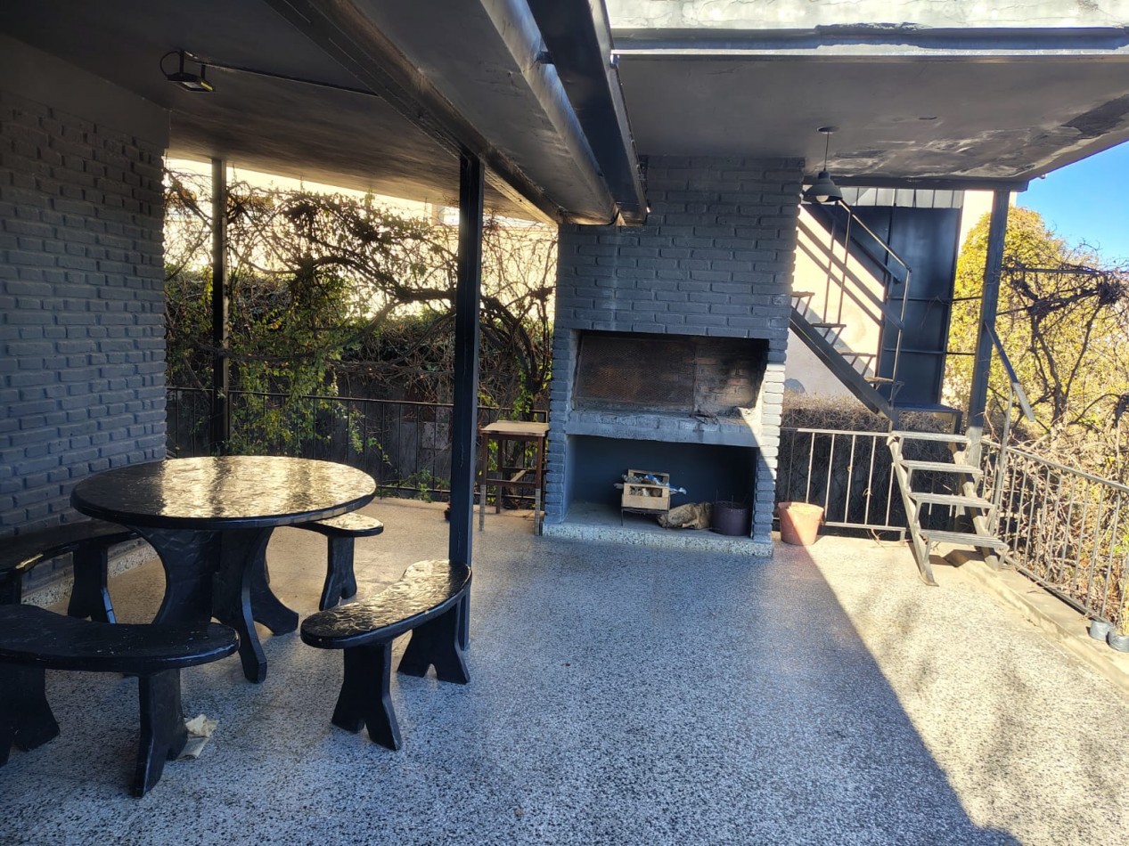 Chalet con Piscina a minutos del centro en Carlos Paz