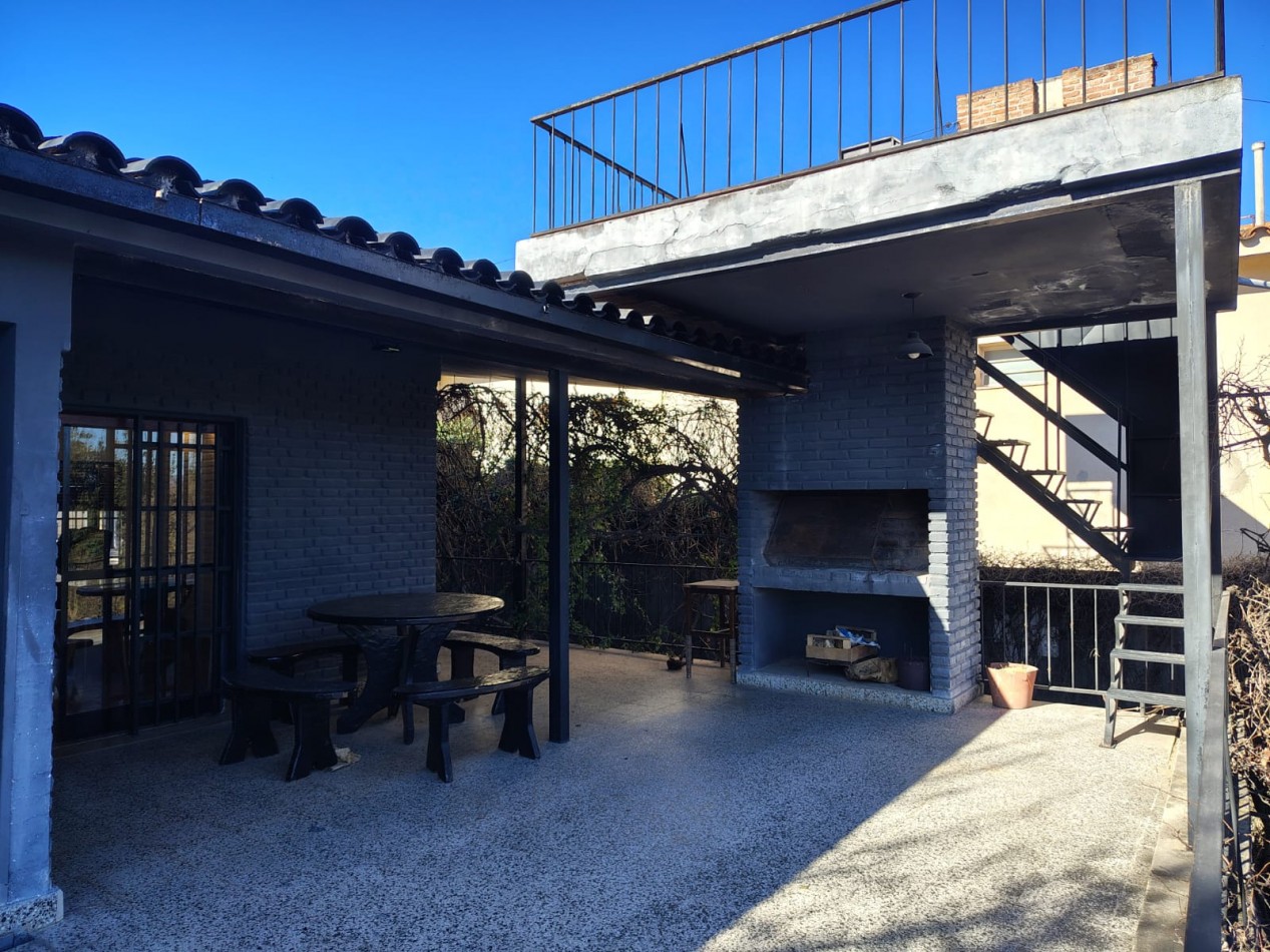 Chalet con Piscina a minutos del centro en Carlos Paz